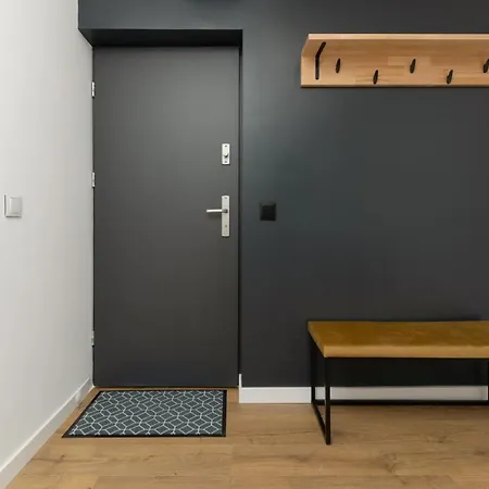 Stylish Downtown By Renters Apartment Warschau