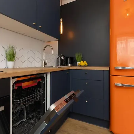 Stylish Downtown By Renters Διαμέρισμα *