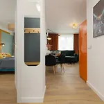Stylish Downtown By Renters *