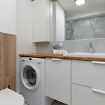 Stylish Downtown By Renters *