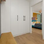 아파트 Stylish Downtown By Renters