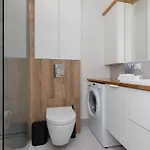Stylish Downtown By Renters * 바르샤바